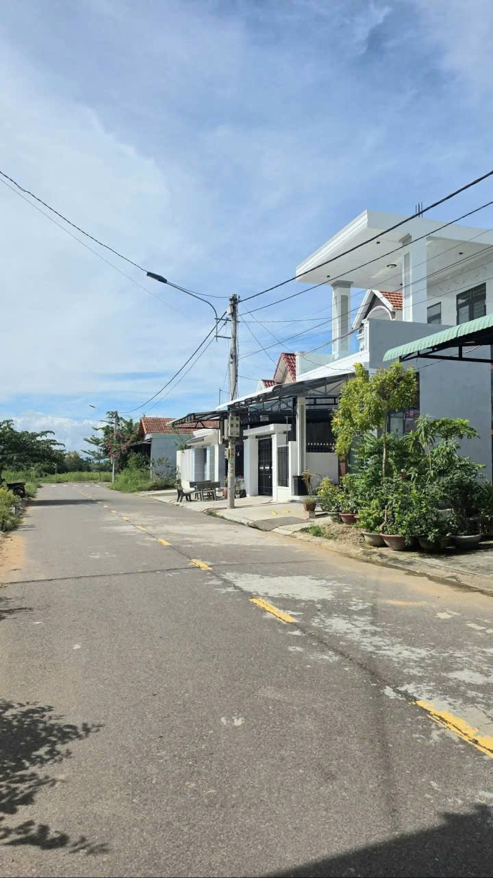 BÁN LÔ ĐẤT 100M2 VUÔNG VẮN TUYỆT ĐẸP TẠI TÔN THẤT TÙNG, NHƠN HƯNG BÁN LÔ ĐẤT 100M2 VUÔNG VẮN TUYỆT ĐẸP TẠI TÔN THẤT TÙNG, NHƠN HƯNG